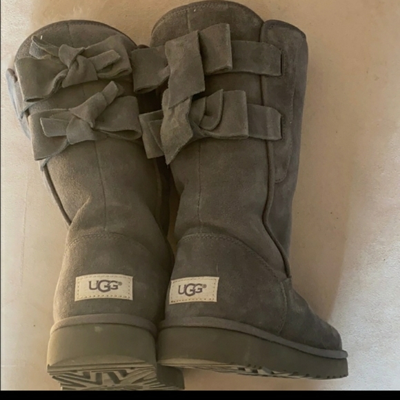 Looking to trade for these uggs!look thru my close - Picture 11 of 14